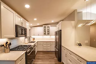 5037 Summerfield Dr SE, Salem, OR 97306 - Photo 3