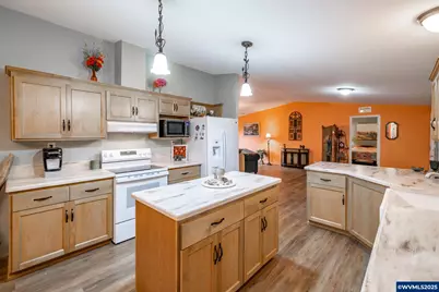 204 Cascade #8 Dr, Lebanon, OR 97355 - Photo 9