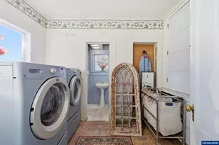 329 S 1st Ave, Mill City, OR 97360 - Photo 21