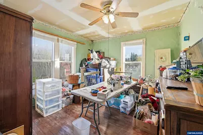 329 S 1st Av, Mill City, OR 97360 - Photo 27