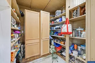 329 S 1st Ave, Mill City, OR 97360 - Photo 23