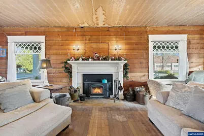 329 S 1st Av, Mill City, OR 97360 - Photo 11