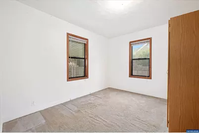 788 SW Cherry St, Dallas, OR 97338 - Photo 19