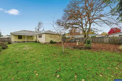 788 SW Cherry St, Dallas, OR 97338 - Photo 25