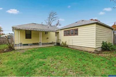 788 SW Cherry St, Dallas, OR 97338 - Photo 23