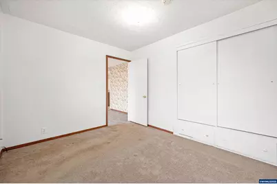 788 SW Cherry St, Dallas, OR 97338 - Photo 17