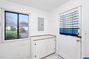 788 SW Cherry St, Dallas, OR 97338 - Photo 15