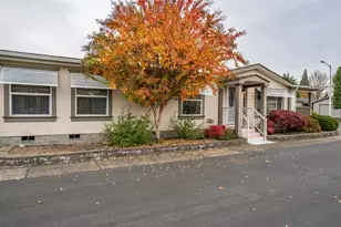 663 Royalty Cir NE, Salem, OR 97301 - Photo 43