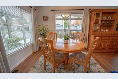 663 Royalty Cir NE, Salem, OR 97301 - Photo 9