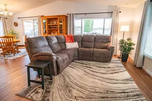 663 Royalty Cir NE, Salem, OR 97301 - Photo 7