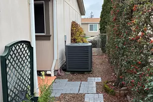 663 Royalty Cir NE, Salem, OR 97301 - Photo 39