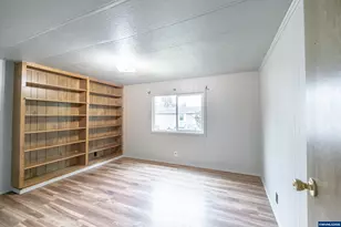 32300 Old Oak Dr, Tangent, OR 97389 - Photo 31