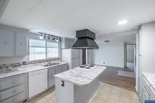 32300 Old Oak Dr, Tangent, OR 97389 - Photo 13