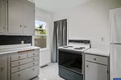 1885 Garfield St NE, Salem, OR 97301 - Photo 13