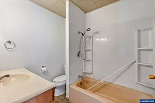 790 SE Garner St, Prineville, OR 97554 - Photo 11