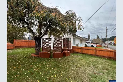 913 6th Av, Sweet Home, OR 97386 - Photo 3