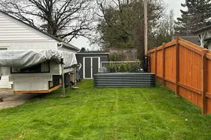 913 6th Ave, Sweet Home, OR 97386 - Photo 5