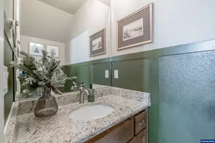 1024 Robbins Ct, Lebanon, OR 97355 - Photo 9