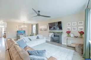 1024 Robbins Ct, Lebanon, OR 97355 - Photo 11