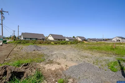 2488 Roll Tide (-2490) Ct, Lebanon, OR 97355 - Photo 9