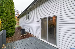 3419 Knoll Dr, Newberg, OR 97132 - Photo 43