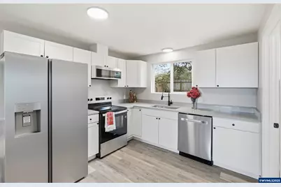 551 Riverview Dr NW, Salem, OR 97304 - Photo 13