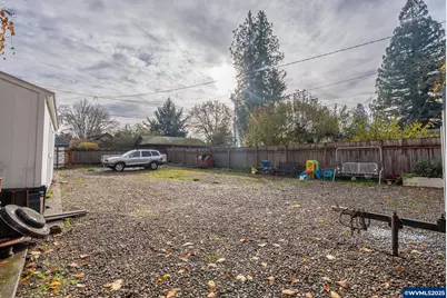 1060 15th St NE, Salem, OR 97301 - Photo 5