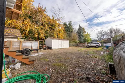 1060 15th St NE, Salem, OR 97301 - Photo 9