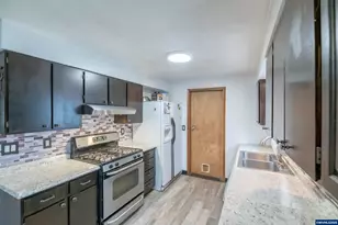 920 N 9th St, Aumsville, OR 97325 - Photo 13