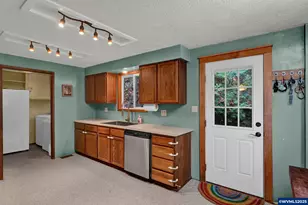 30450 Butte Creek Rd, Lebanon, OR 97355 - Photo 9