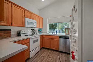 1625 SE Cortland (&amp 1627) Av, Dallas, OR 97338 - Photo 7