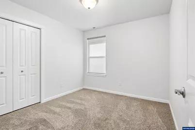 1871 SE Academy St, Dallas, OR 97338 - Photo 5