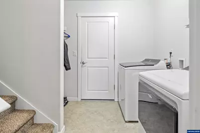 1871 SE Academy St, Dallas, OR 97338 - Photo 15