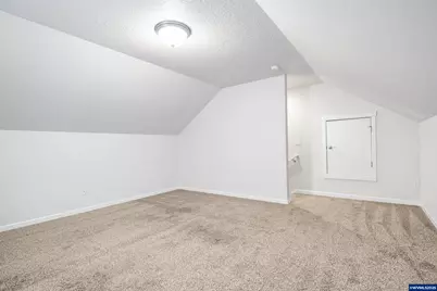 1871 SE Academy St, Dallas, OR 97338 - Photo 17