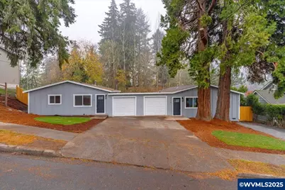 712 12th St, Sweet Home, OR 97386 - Photo 1