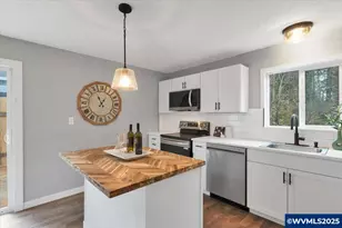 712 12th St, Sweet Home, OR 97386 - Photo 17