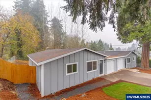 712 12th St, Sweet Home, OR 97386 - Photo 3