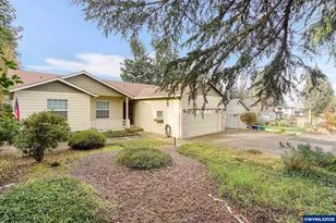 223 Penni Ln, Silverton, OR 97381 - Photo 3