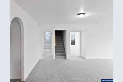 205 E Pine St, Lebanon, OR 97355 - Photo 9