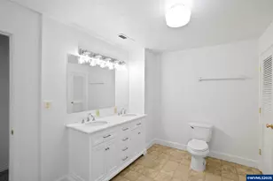 205 E Pine St, Lebanon, OR 97355 - Photo 23