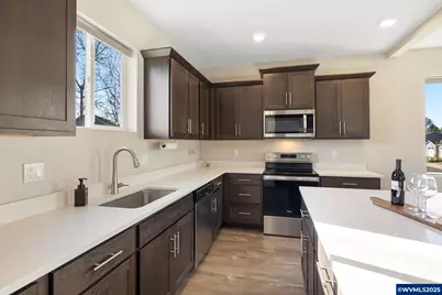 4236 E Willakenzie St, Newberg, OR 97132 - Photo 17