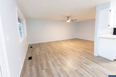 720 W Isabella St, Lebanon, OR 97355 - Photo 7