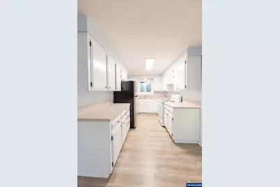 720 W Isabella St, Lebanon, OR 97355 - Photo 9