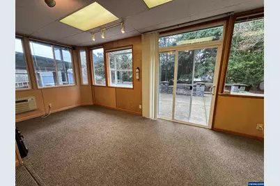890 Alvina St SE, Salem, OR 97306 - Photo 17
