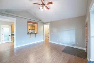 811 Northpoint Lp, Brownsville, OR 97327 - Photo 7