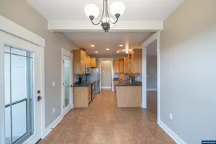 811 Northpoint Lp, Brownsville, OR 97327 - Photo 9