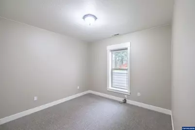 811 Northpoint Lp, Brownsville, OR 97327 - Photo 19