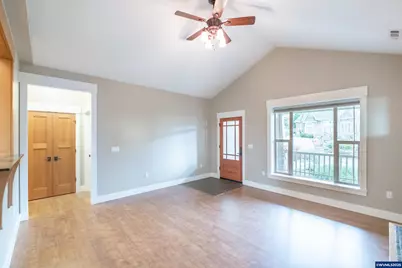 811 Northpoint Lp, Brownsville, OR 97327 - Photo 5
