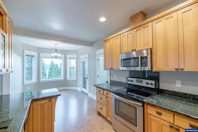 811 Northpoint Lp, Brownsville, OR 97327 - Photo 11