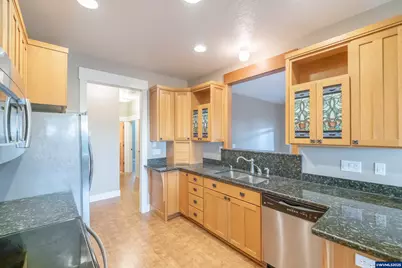 811 Northpoint Lp, Brownsville, OR 97327 - Photo 11